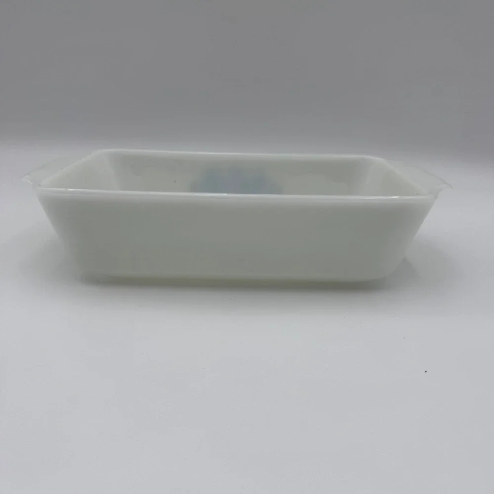 Anchor Hocking Fire-King Blue Cornflower Milk Glass Loaf Pan 441 1 Qt Ovenproof